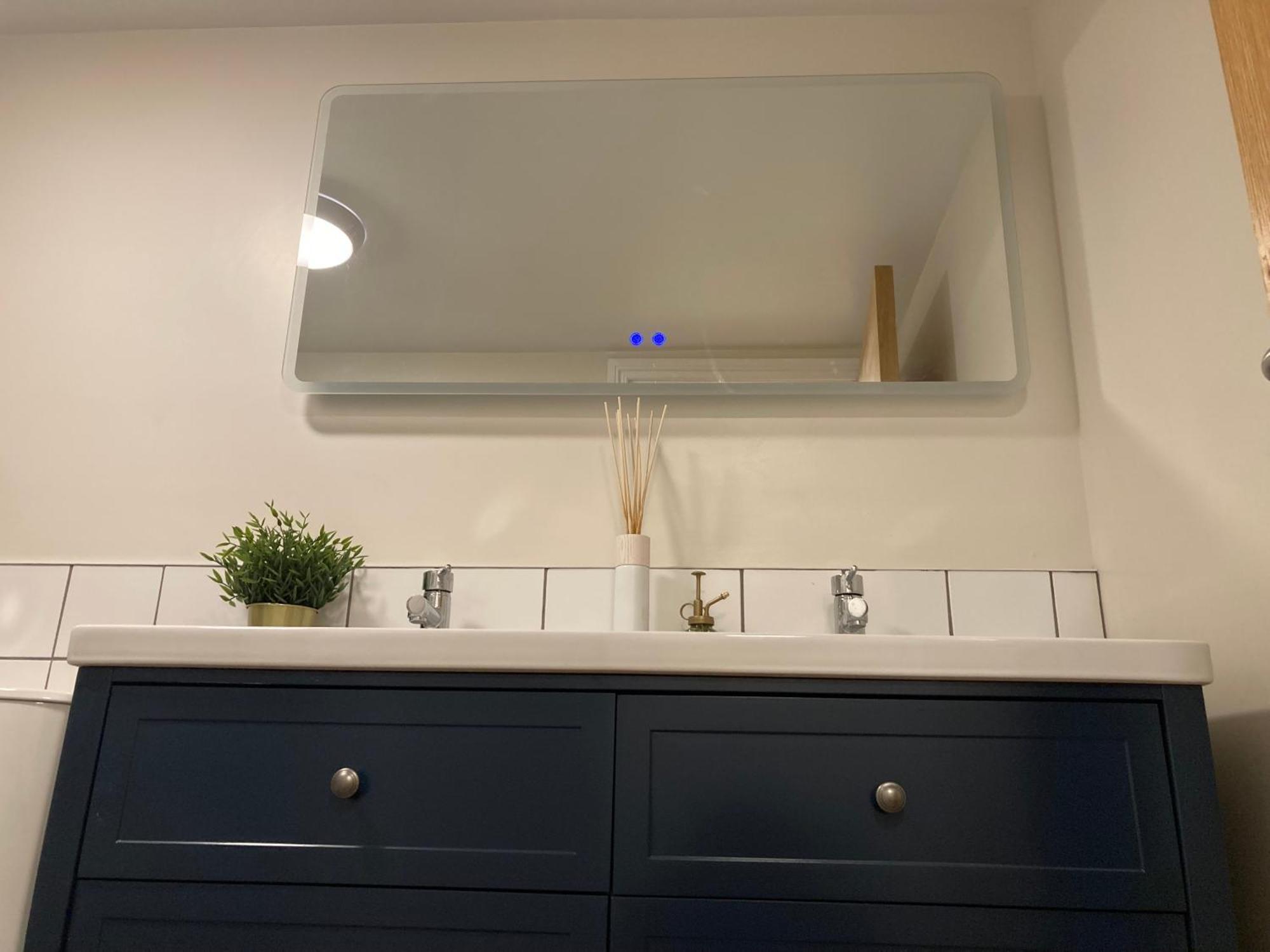 Smart 4K Tvs In All Bedrooms Double Vanity Sink Belfast Dış mekan fotoğraf