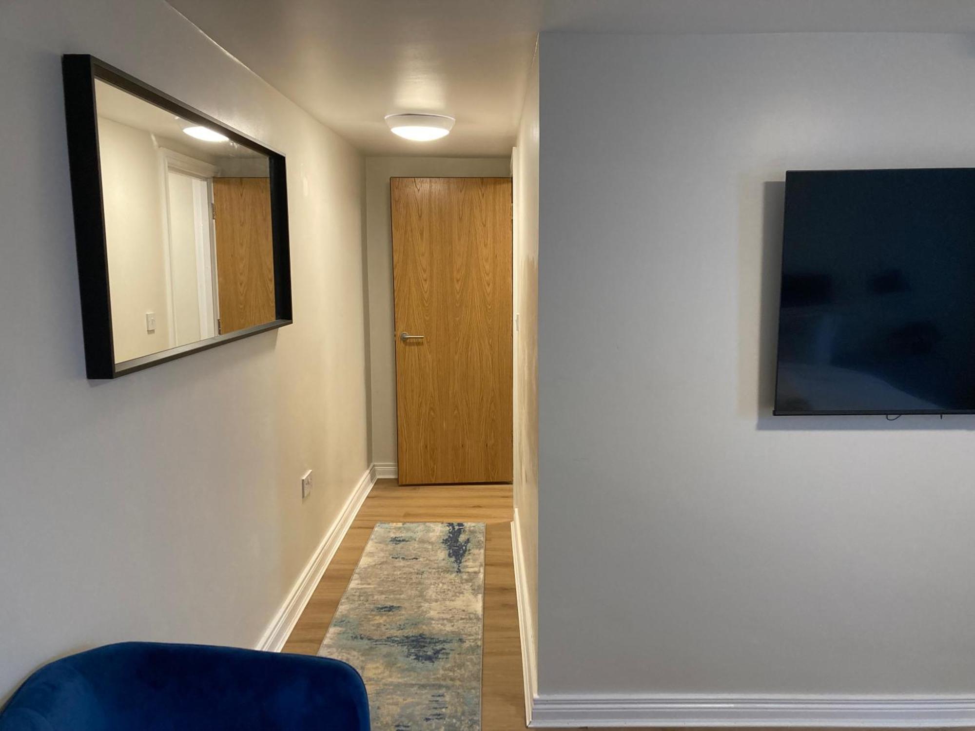 Smart 4K Tvs In All Bedrooms Double Vanity Sink Belfast Dış mekan fotoğraf